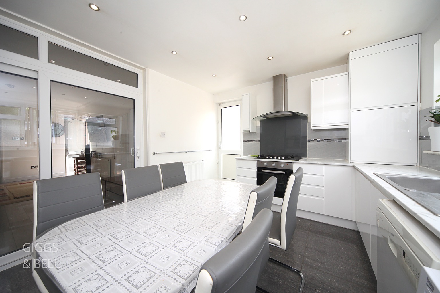 5 bed semi-detached house for sale in Conway Road, Luton 11