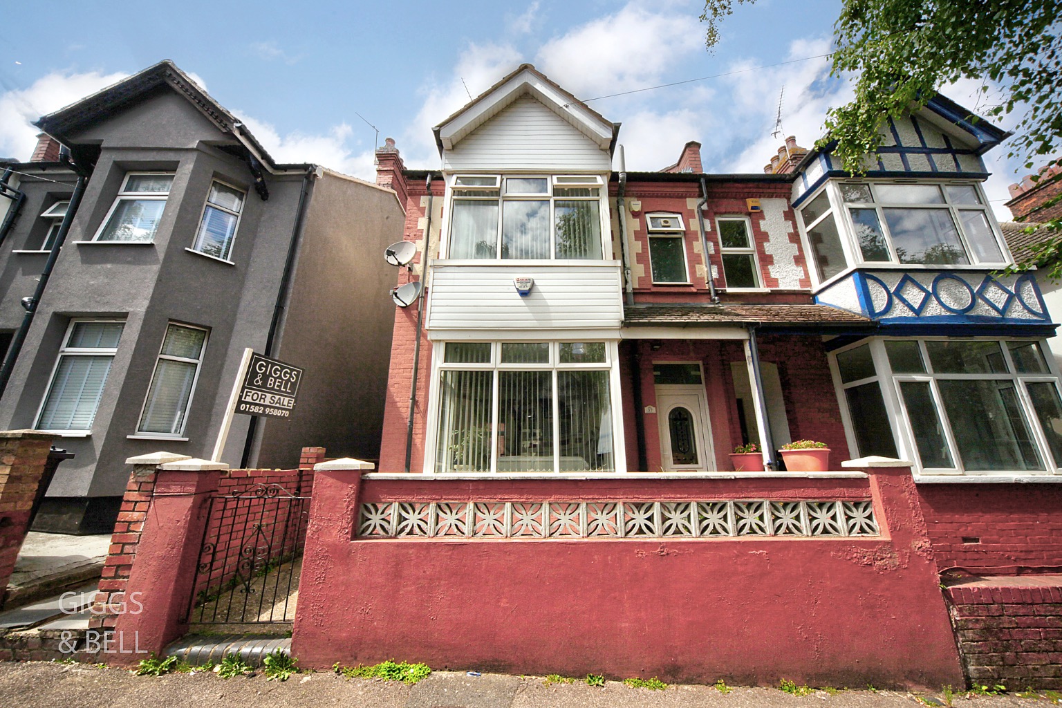 5 bed semi-detached house for sale in Conway Road, Luton, LU4 