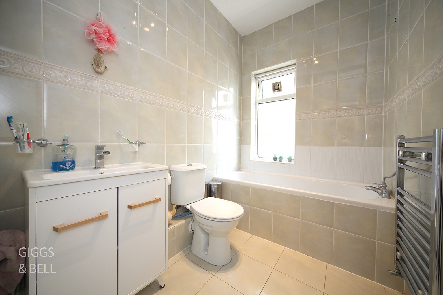 5 bed semi-detached house for sale in Conway Road, Luton 18