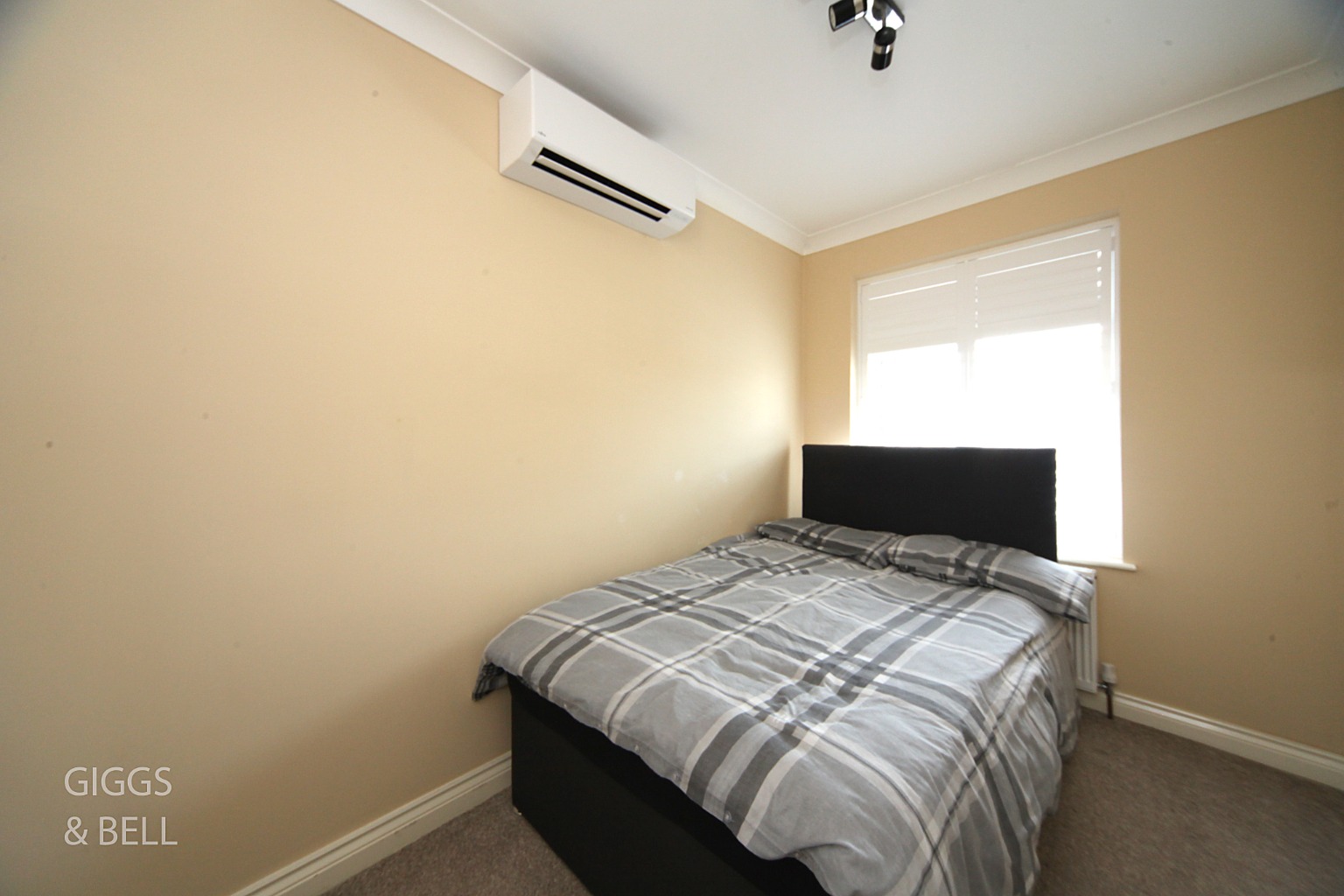 4 bed detached house for sale in Graham Gardens, Luton 19