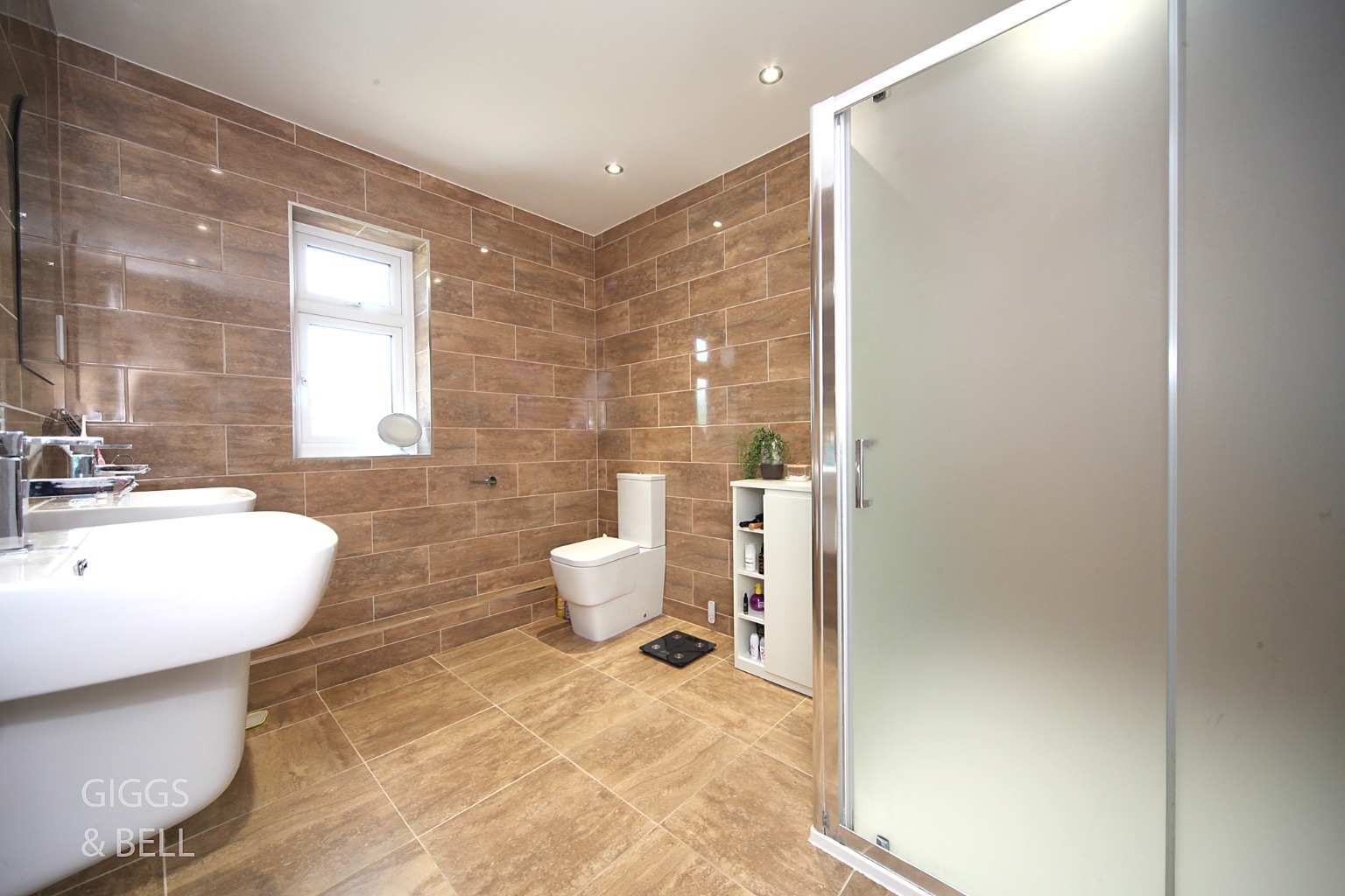 4 bed detached house for sale in Graham Gardens, Luton 16