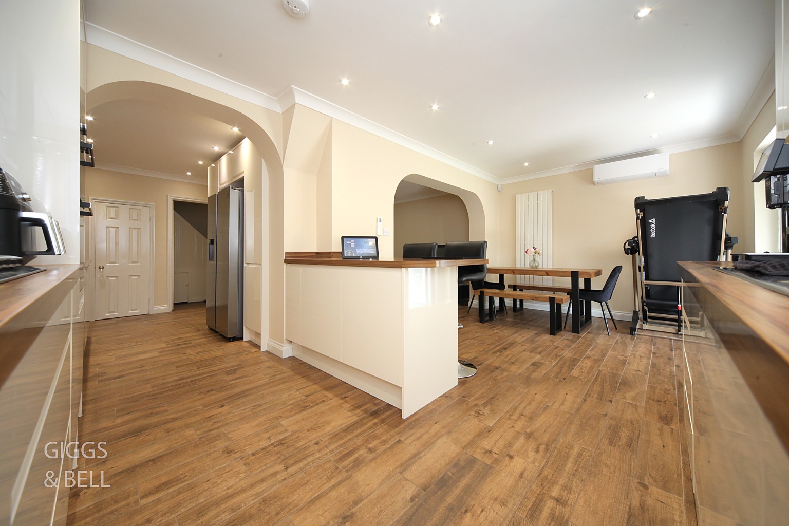 4 bed detached house for sale in Graham Gardens, Luton 6