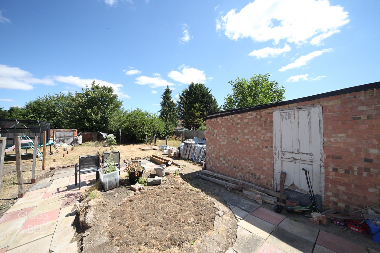3 bed end of terrace house for sale in St Mildreds Avenue, Luton  - Property Image 15