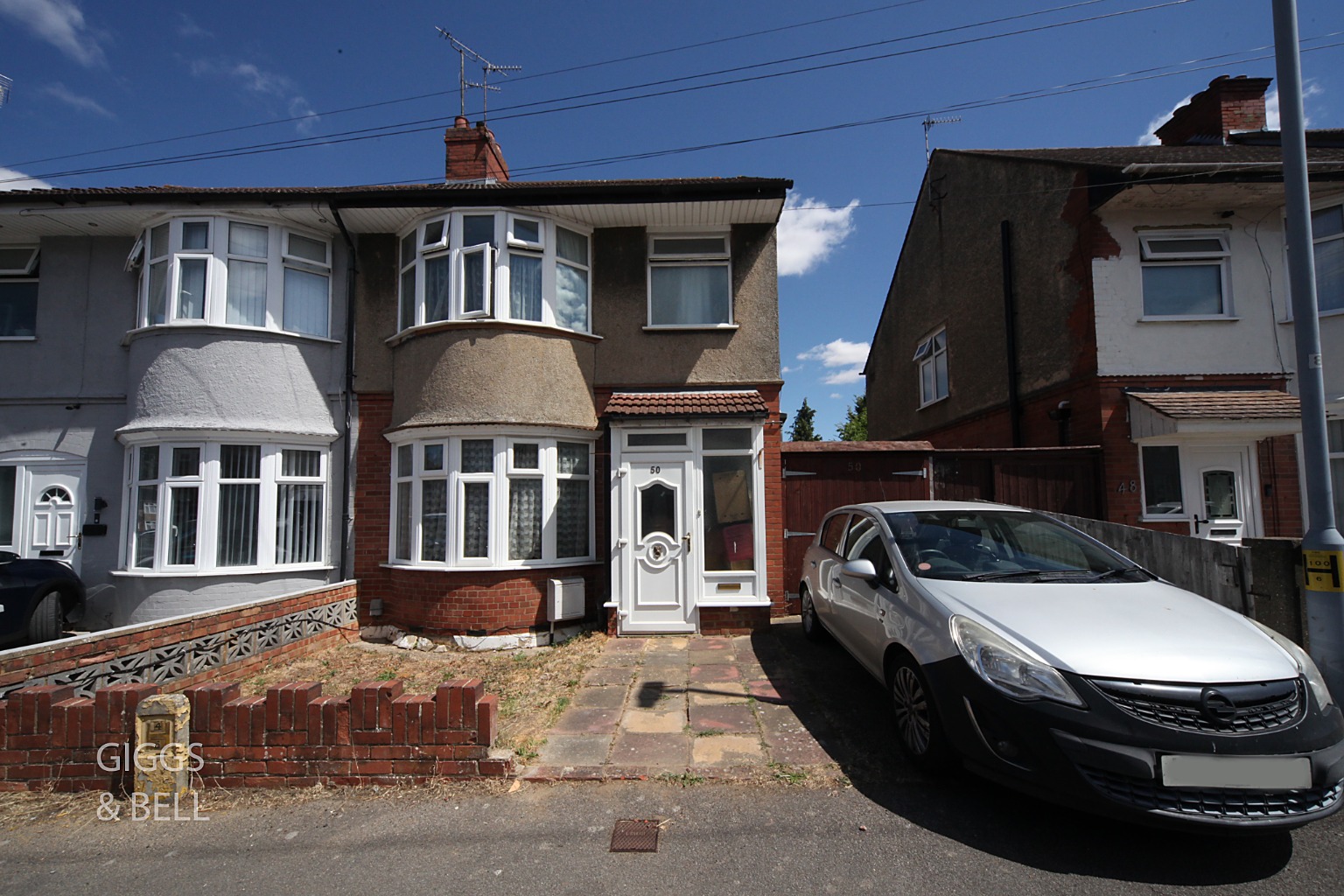 3 bed end of terrace house for sale in St Mildreds Avenue, Luton, LU3 