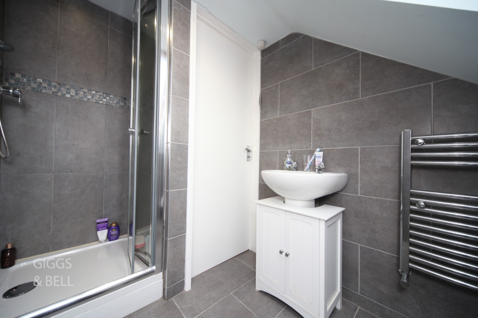 4 bed semi-detached house for sale in Grosvenor Road, Luton  - Property Image 19