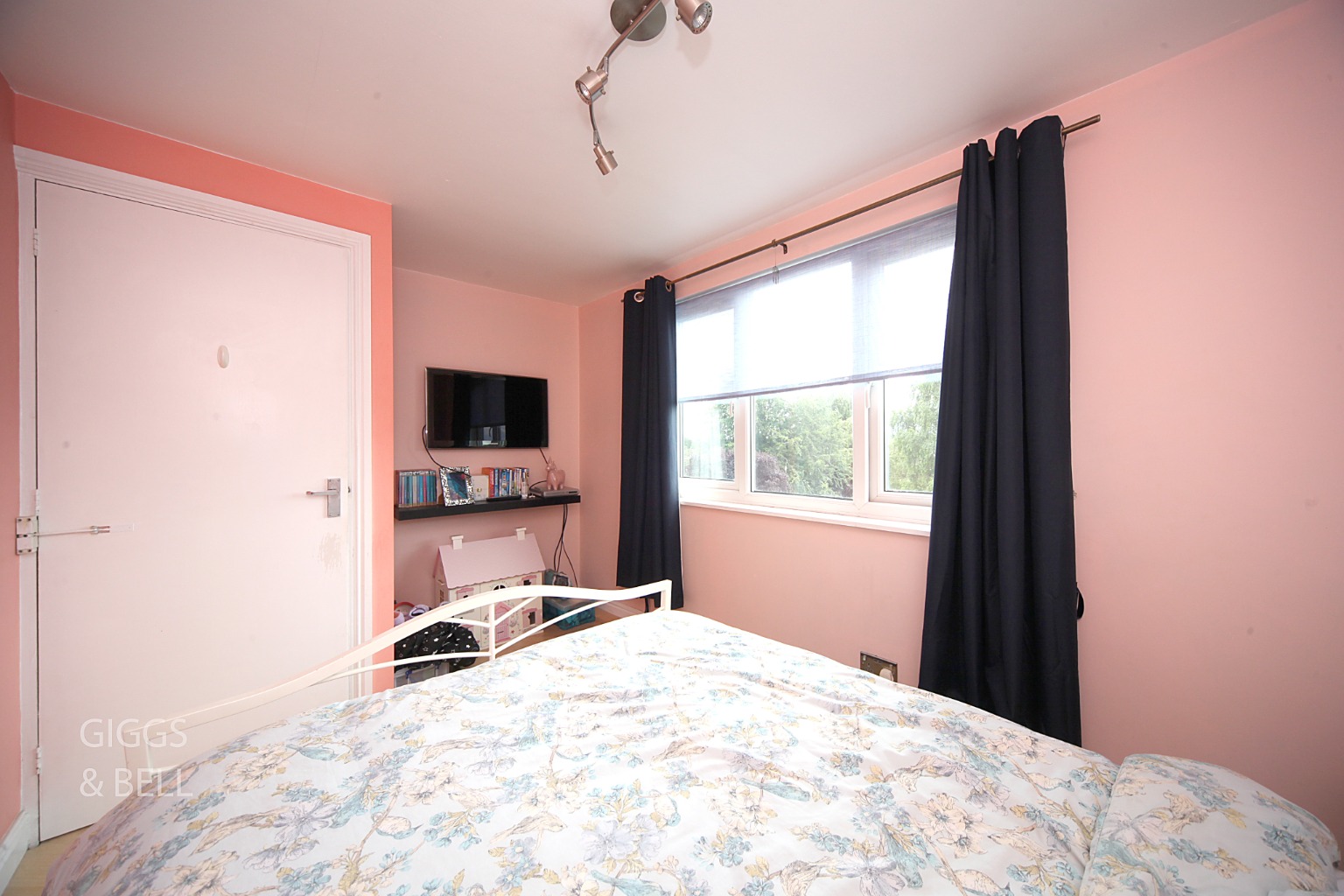 4 bed semi-detached house for sale in Grosvenor Road, Luton  - Property Image 11