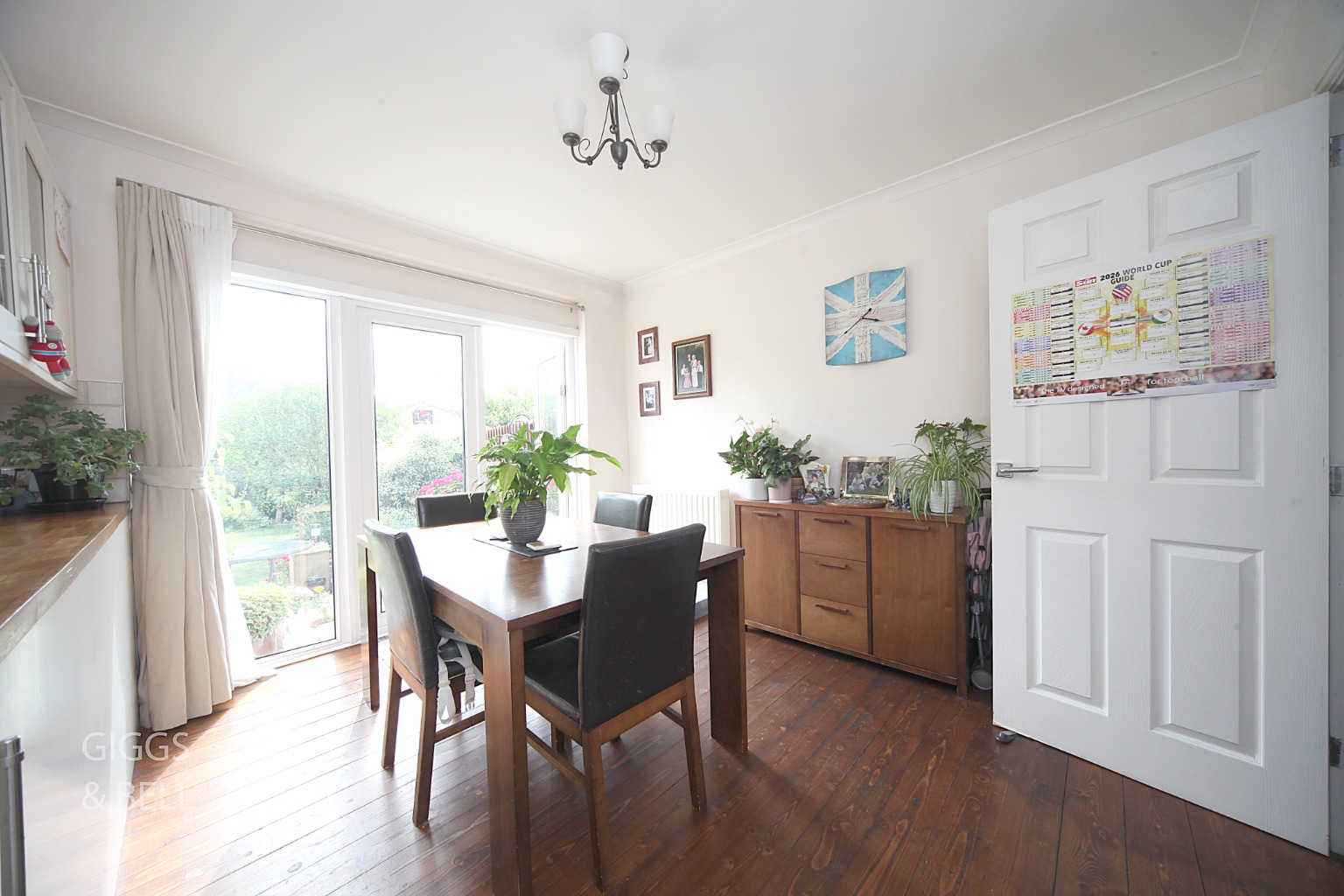 4 bed semi-detached house for sale in Grosvenor Road, Luton 3