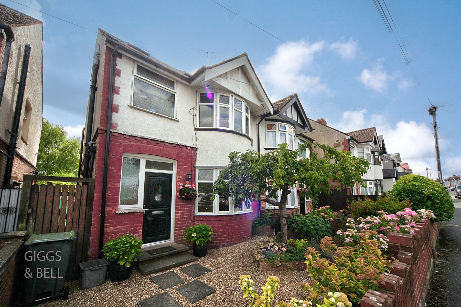 4 bed semi-detached house for sale in Grosvenor Road, Luton, LU3 