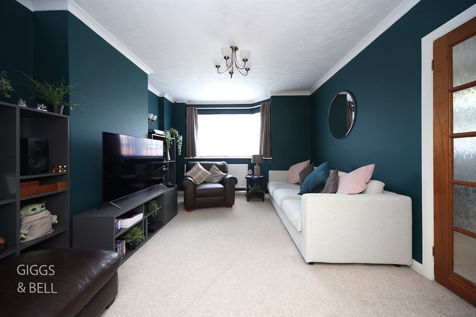 3 bed semi-detached house for sale in Swifts Green Road, Luton  - Property Image 4