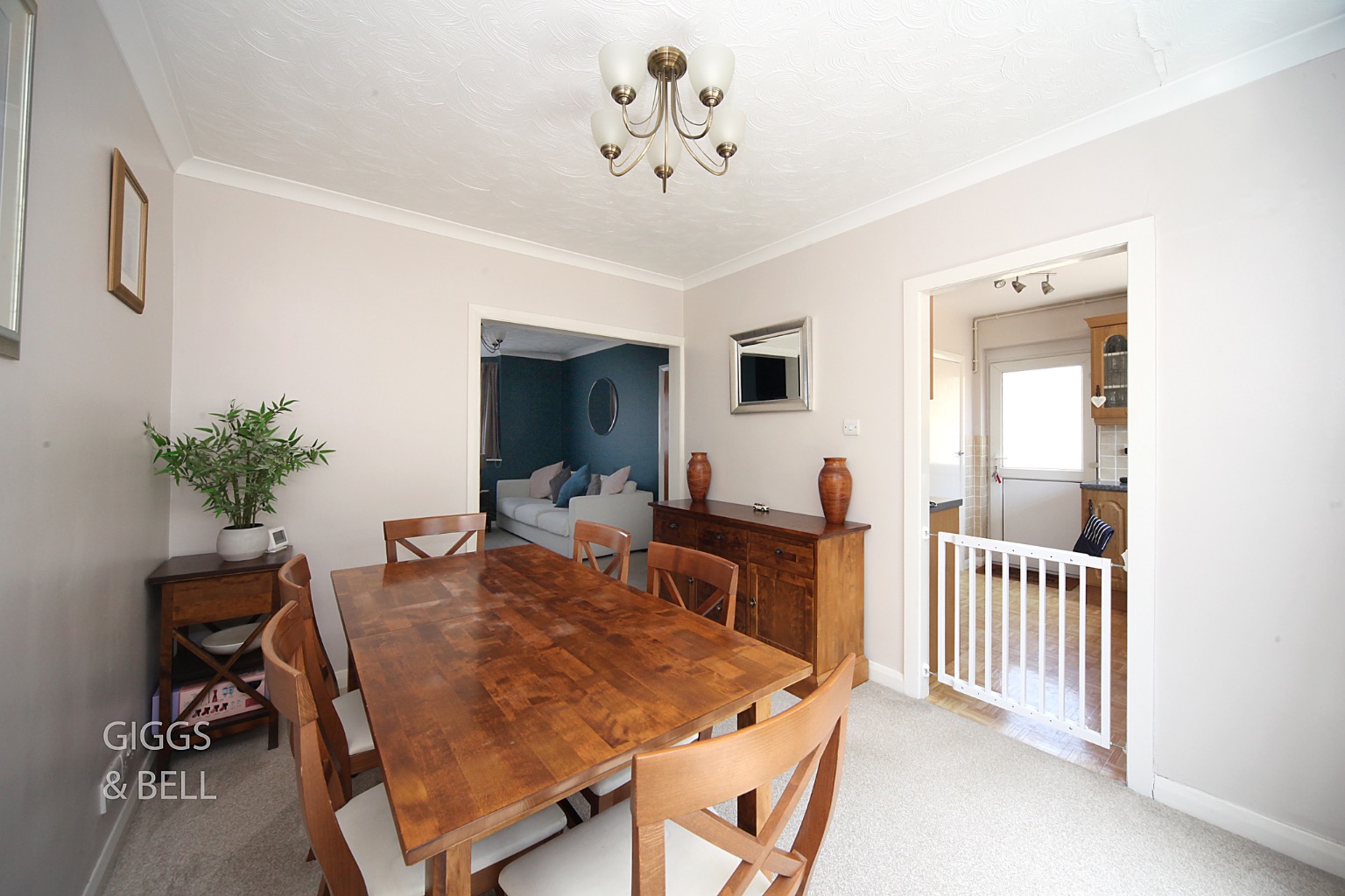 3 bed semi-detached house for sale in Swifts Green Road, Luton  - Property Image 8