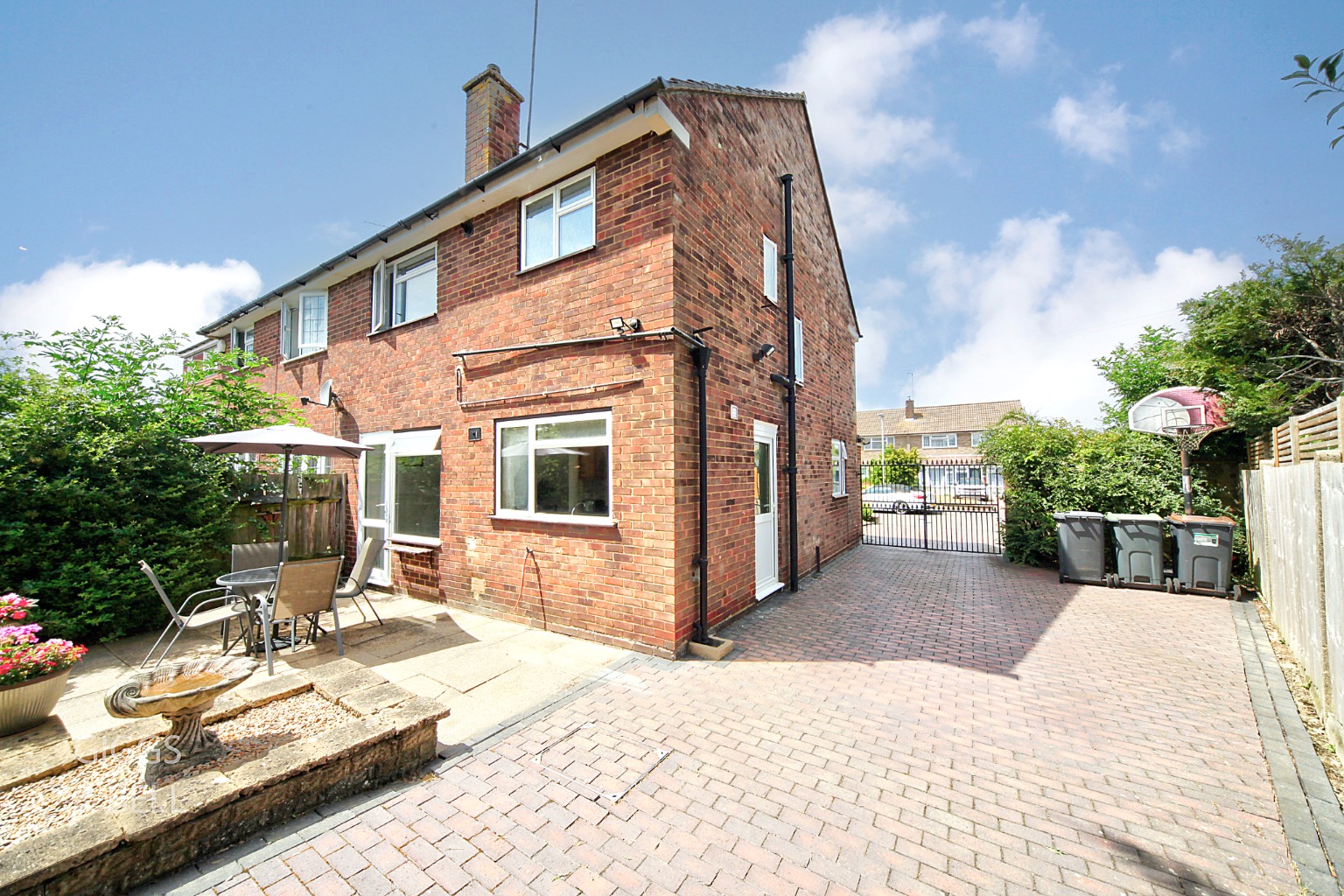 3 bed semi-detached house for sale in Swifts Green Road, Luton 22