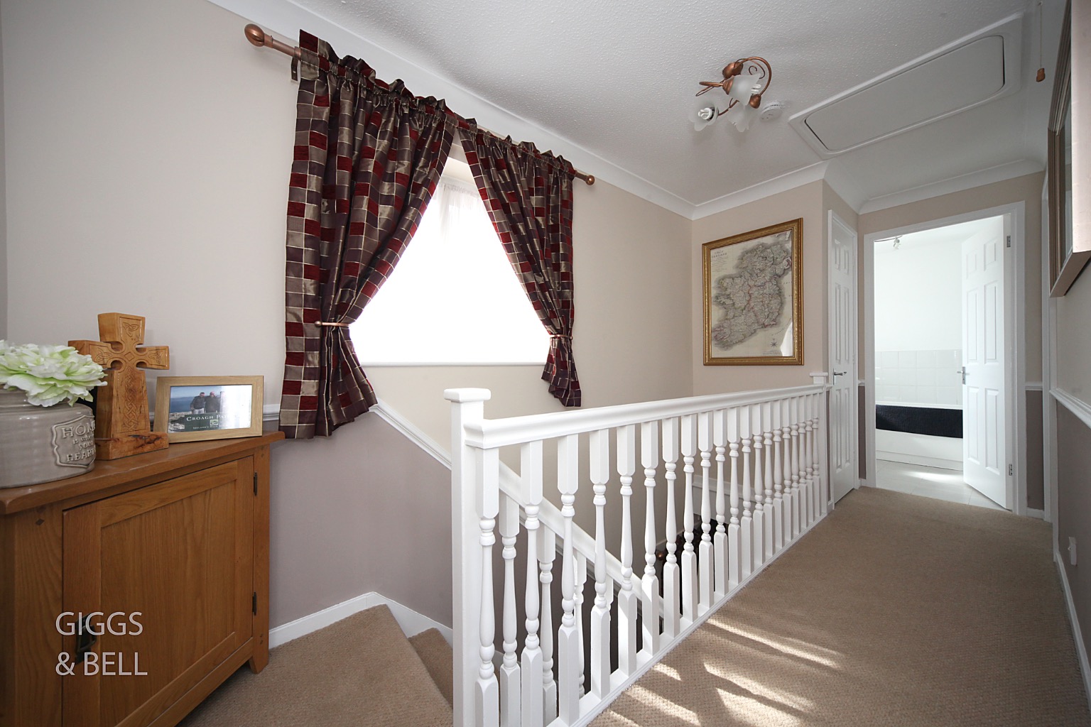 4 bed detached house for sale in Bellerby Rise, Luton 11