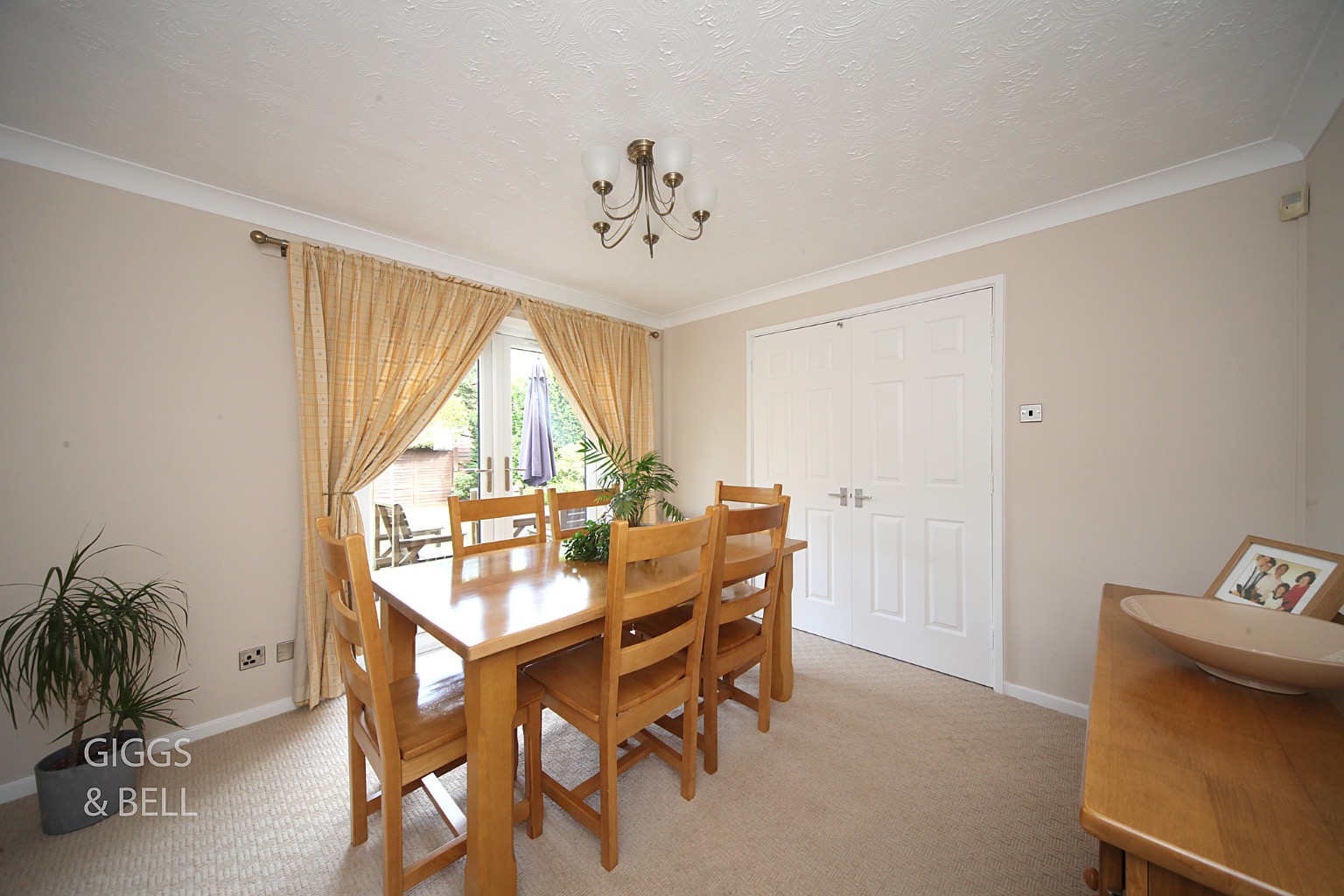 4 bed detached house for sale in Bellerby Rise, Luton  - Property Image 7