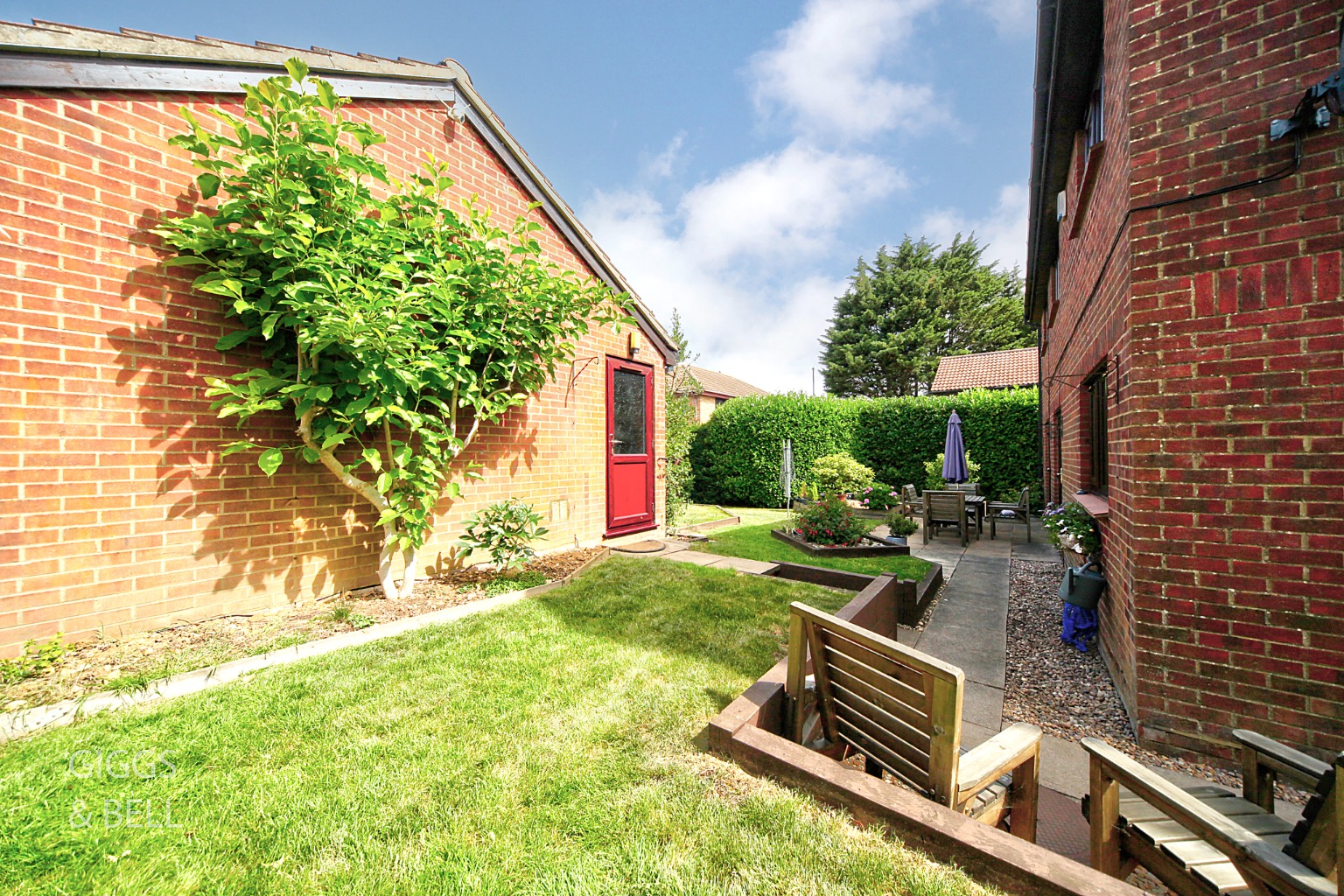 4 bed detached house for sale in Bellerby Rise, Luton 26