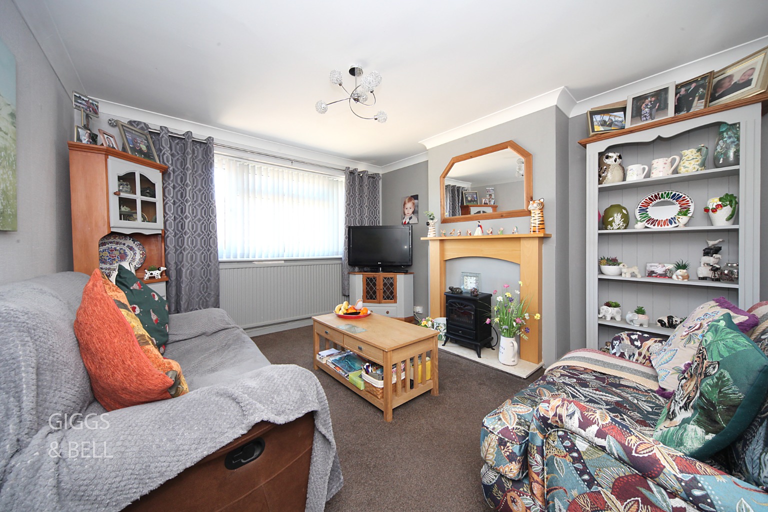 2 bed semi-detached bungalow for sale in Leagrave High Street, Luton  - Property Image 6