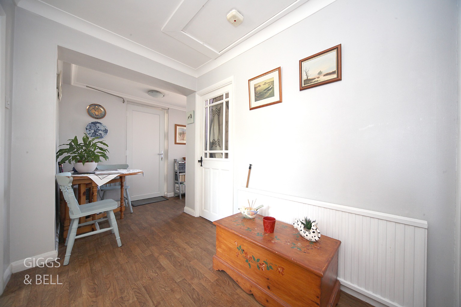 2 bed semi-detached bungalow for sale in Leagrave High Street, Luton  - Property Image 2