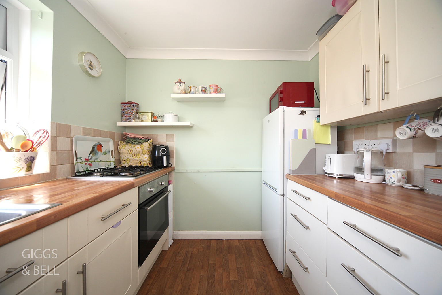 2 bed semi-detached bungalow for sale in Leagrave High Street, Luton  - Property Image 7