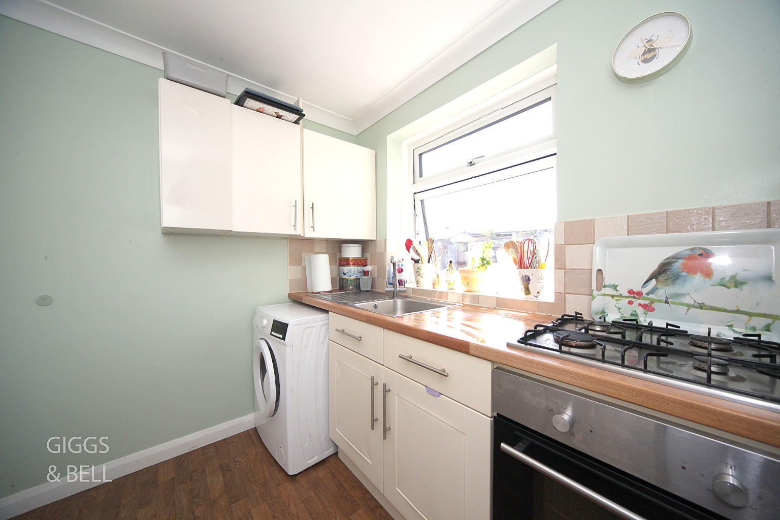 2 bed semi-detached bungalow for sale in Leagrave High Street, Luton 8