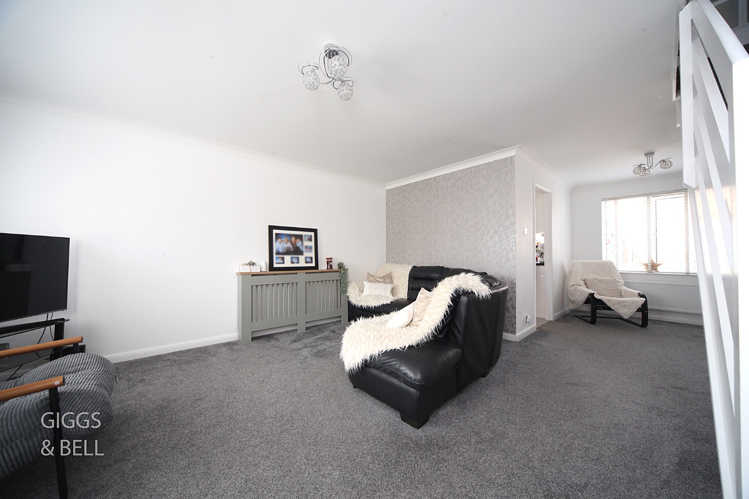 3 bed semi-detached house for sale in Hardwick Green, Luton 2