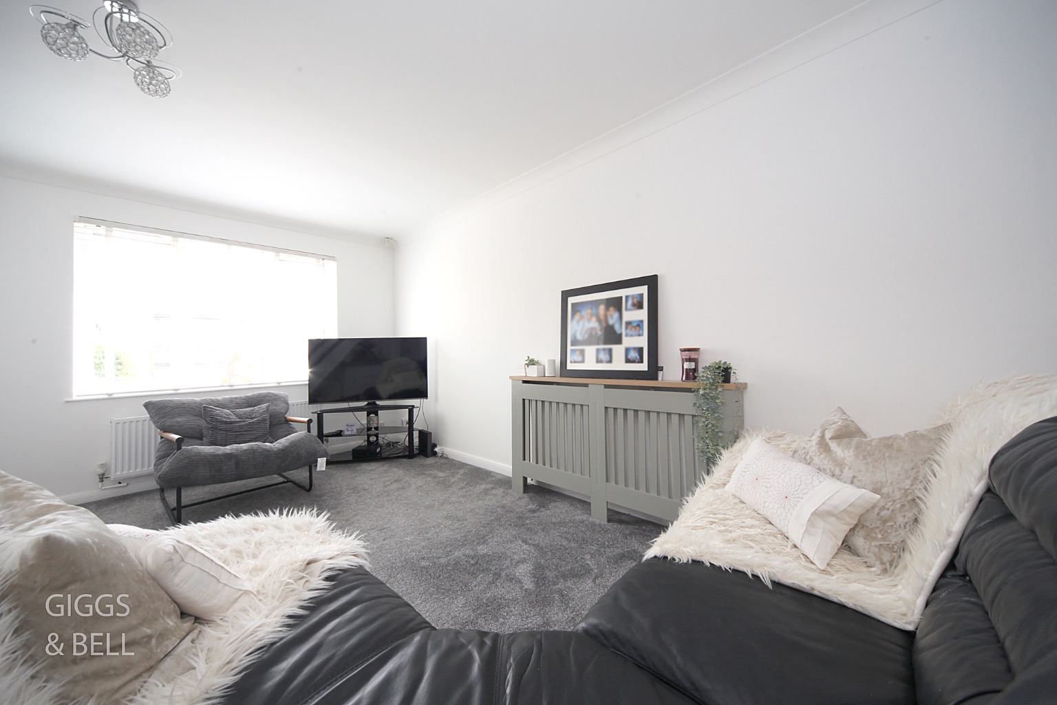 3 bed semi-detached house for sale in Hardwick Green, Luton 1