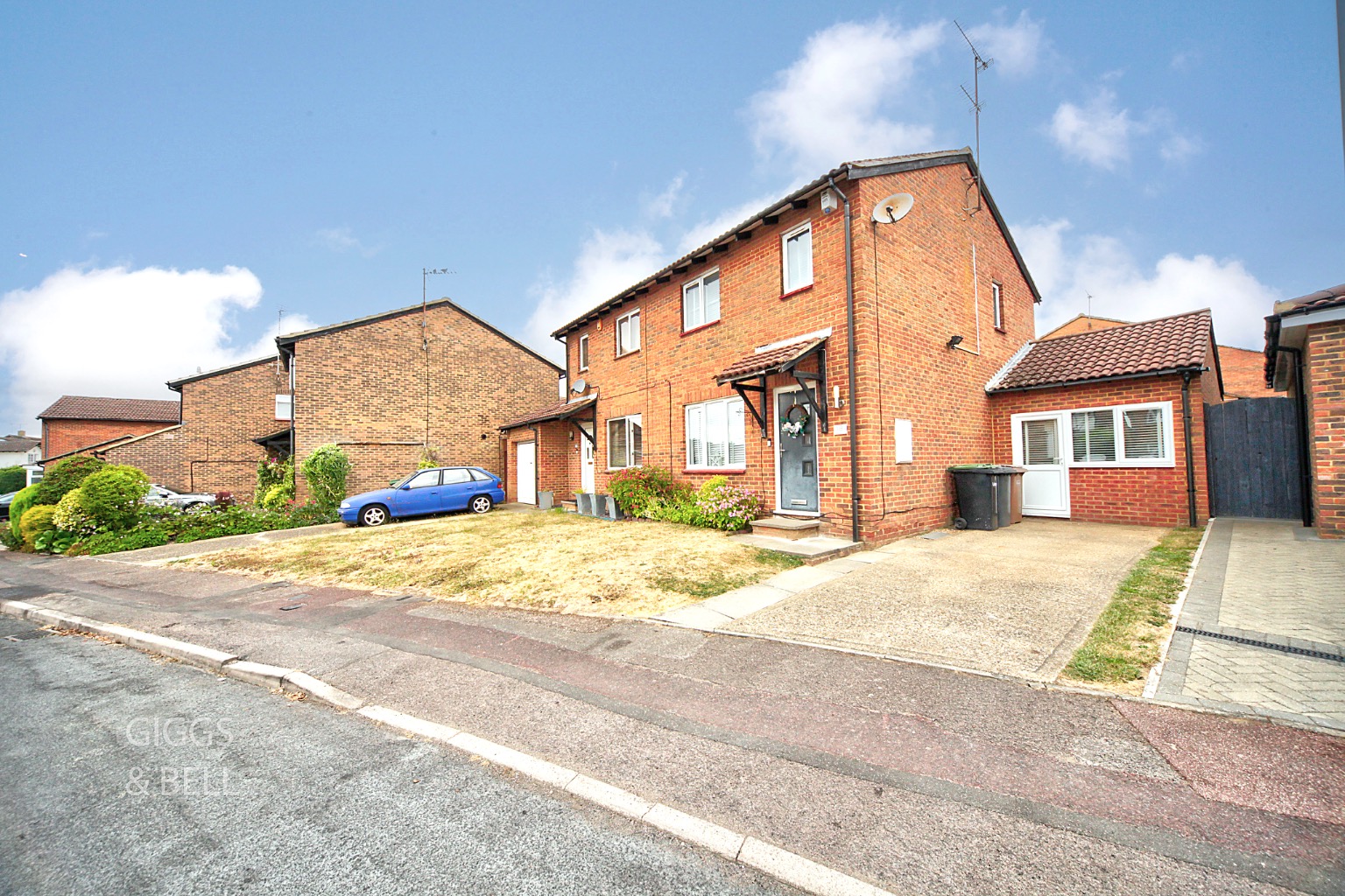 3 bed semi-detached house for sale in Hardwick Green, Luton, LU3 