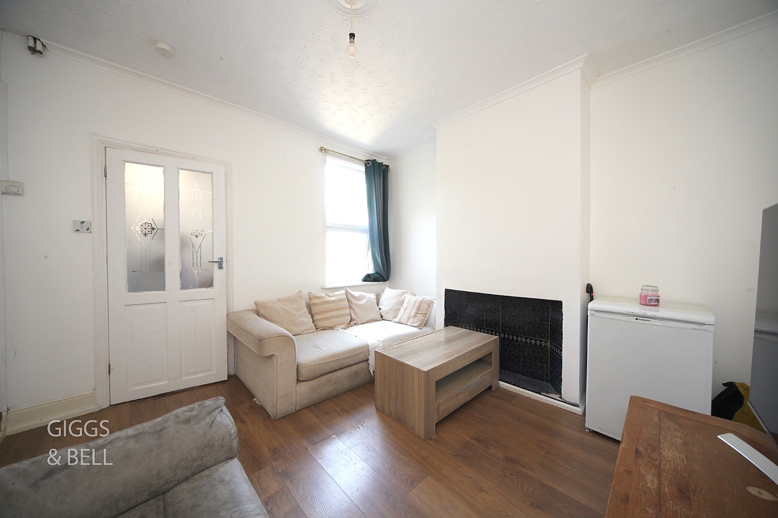 2 bed terraced house for sale in St Peters Road, Luton 2
