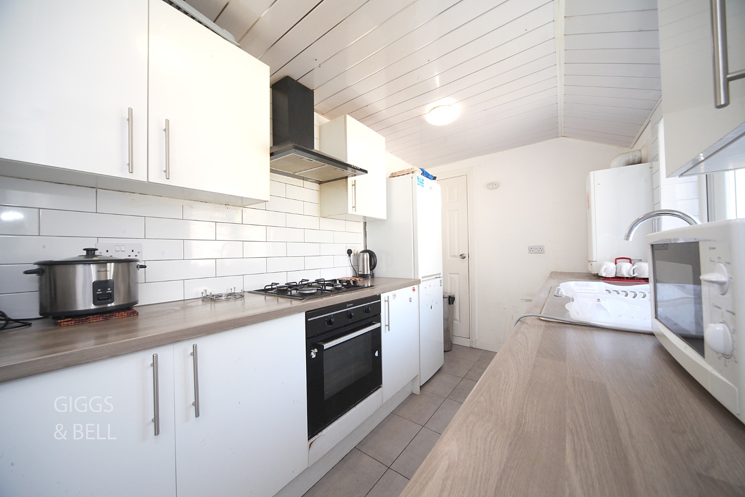2 bed terraced house for sale in St Peters Road, Luton 5