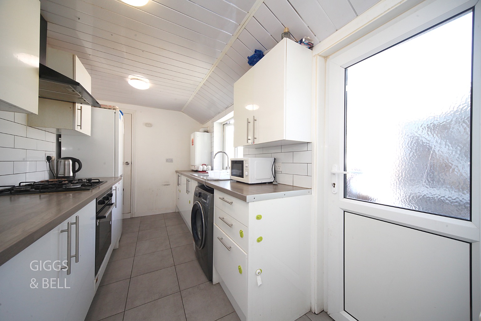 2 bed terraced house for sale in St Peters Road, Luton 3