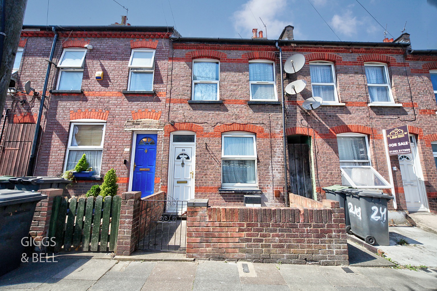 2 bed terraced house for sale in St Peters Road, Luton, LU1 