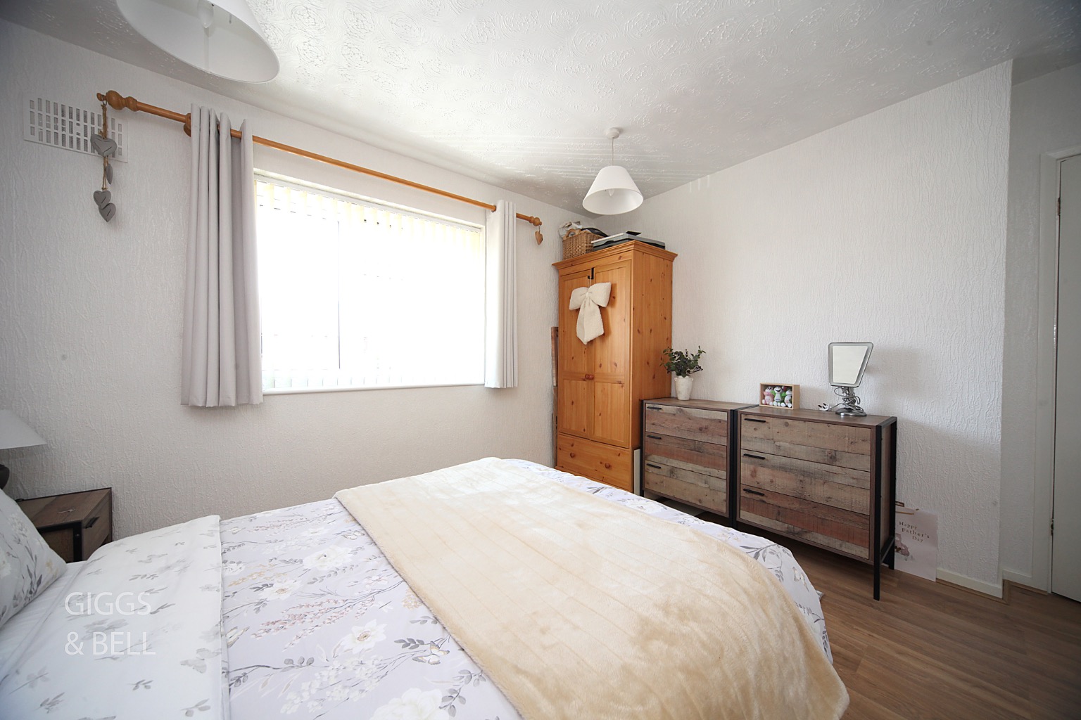 3 bed terraced house for sale in Friars Way, Luton 9