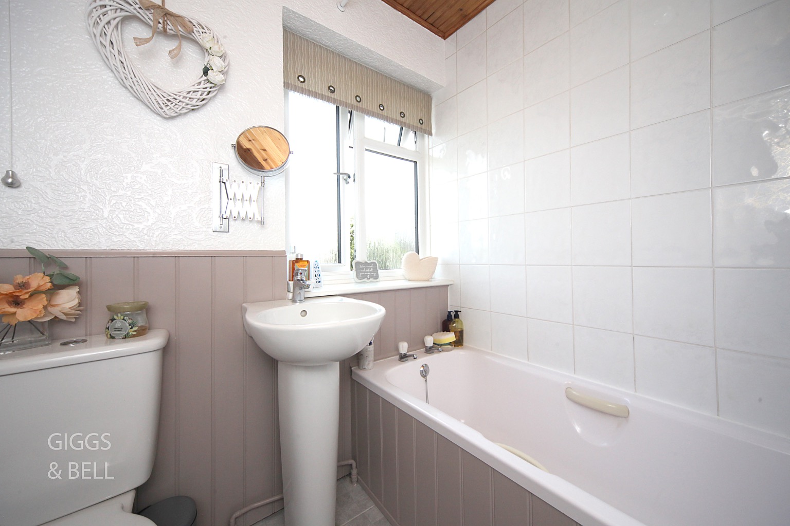 3 bed terraced house for sale in Friars Way, Luton 13