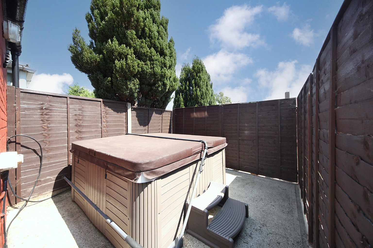 3 bed terraced house for sale in Friars Way, Luton  - Property Image 16