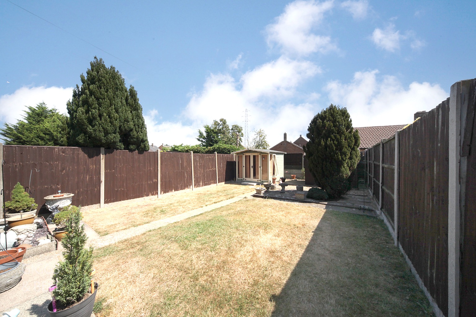 3 bed terraced house for sale in Friars Way, Luton 16