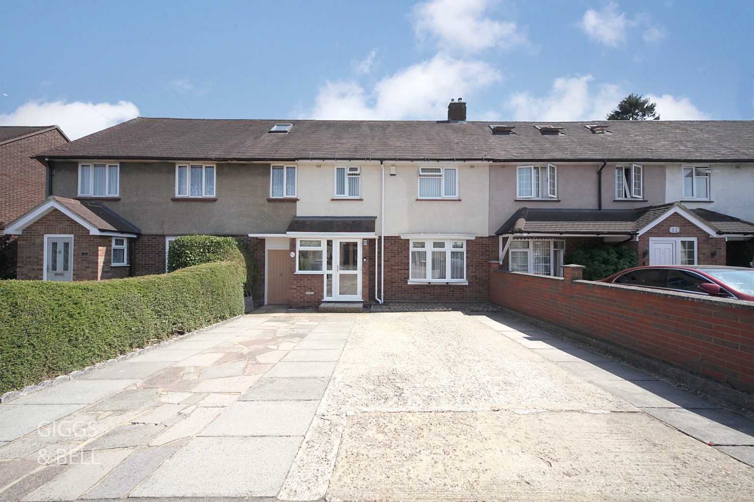 3 bed terraced house for sale in Friars Way, Luton - Property Image 1