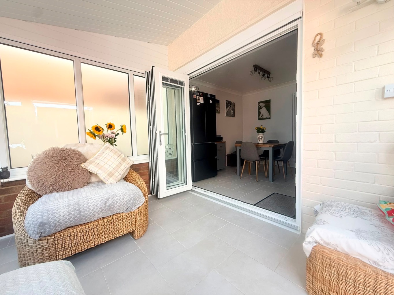 3 bed terraced house for sale in Friars Way, Luton 7