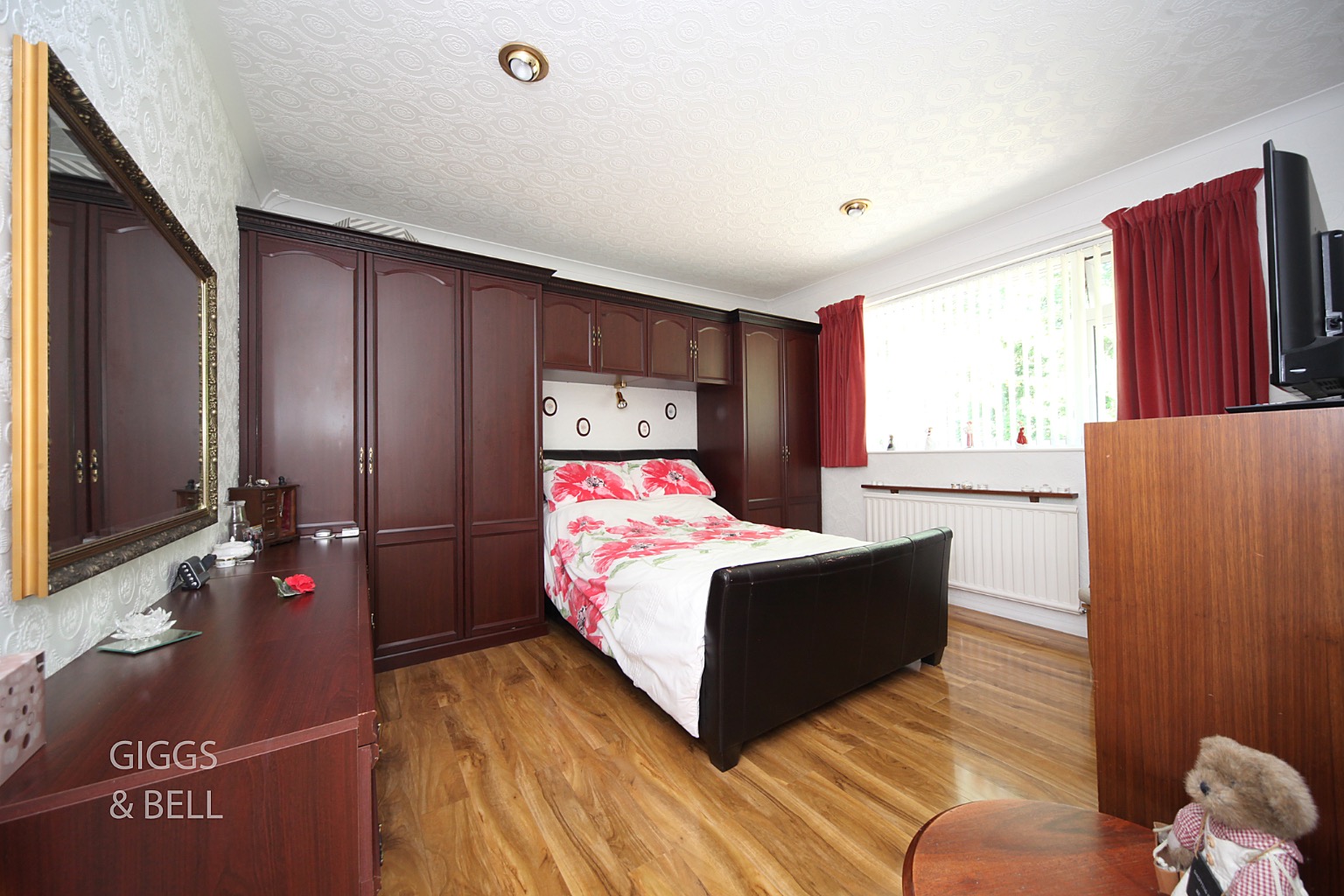 3 bed detached house for sale in Roman Road, Bedfordshire 10