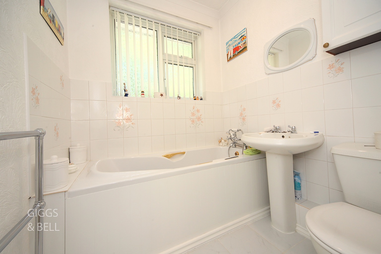 3 bed detached house for sale in Roman Road, Bedfordshire 14
