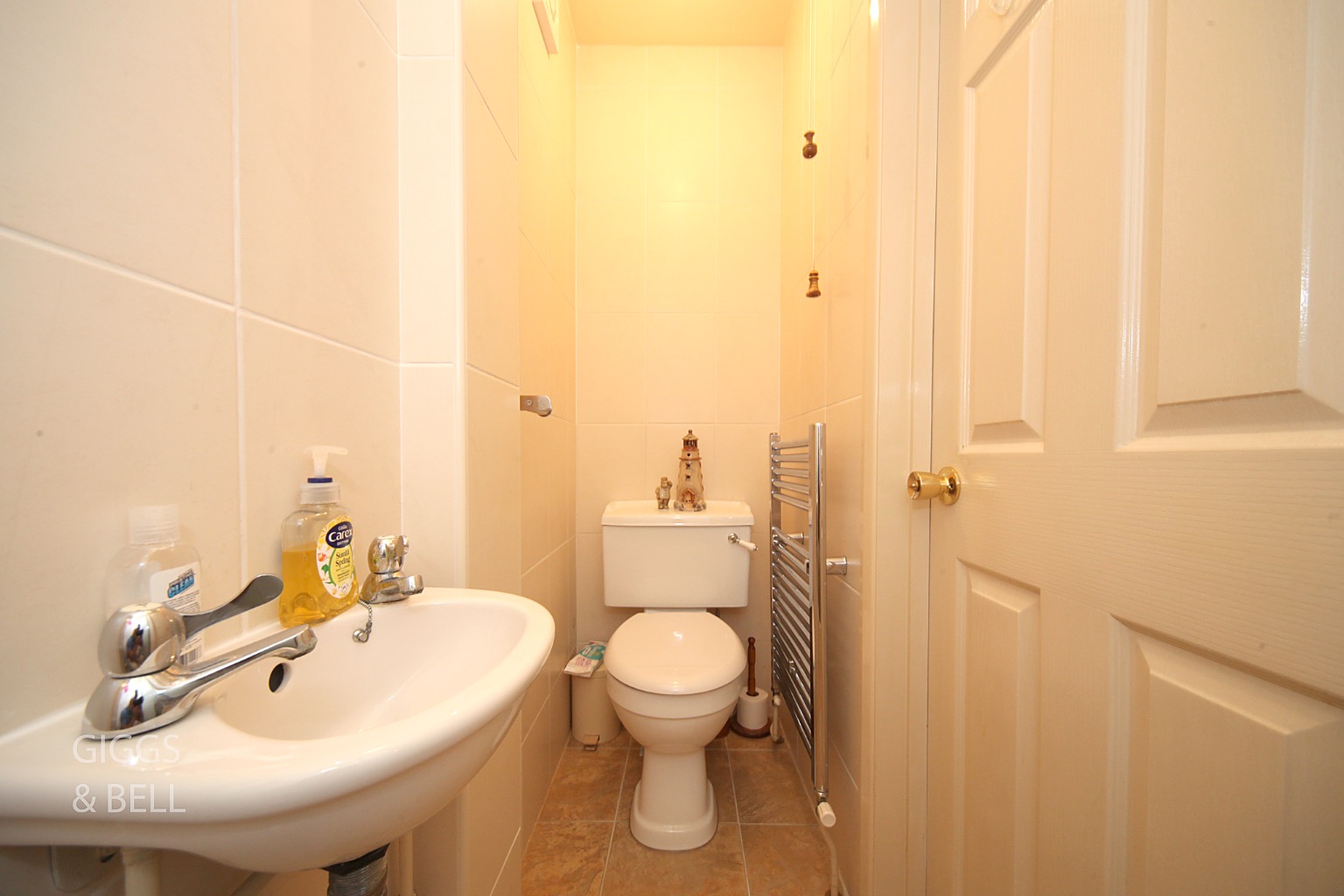3 bed detached house for sale in Roman Road, Bedfordshire  - Property Image 8