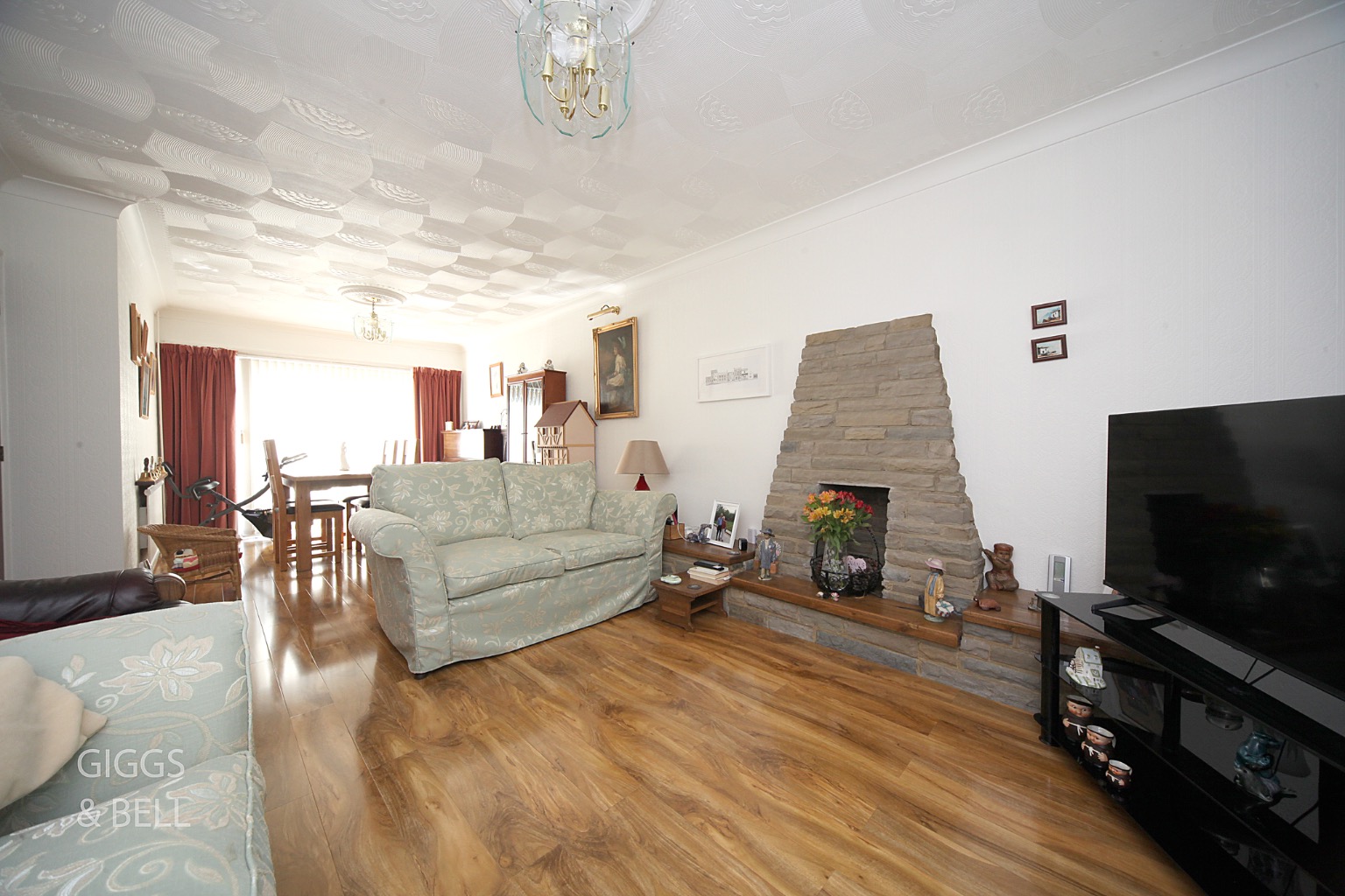 3 bed detached house for sale in Roman Road, Bedfordshire 1