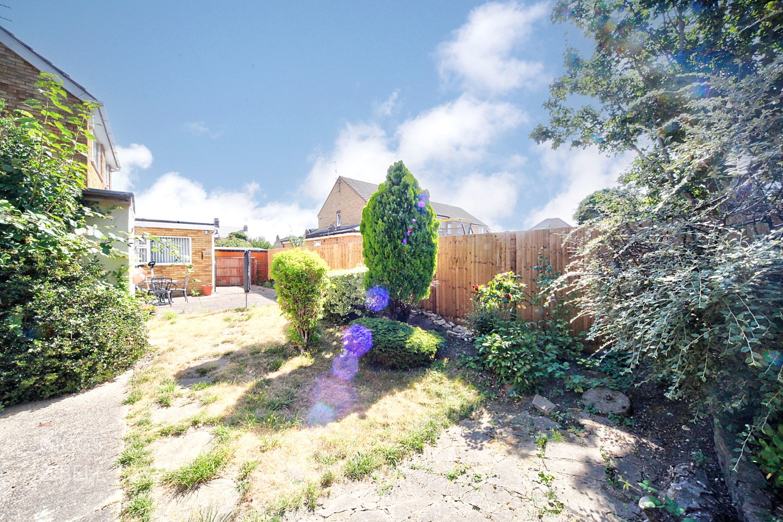 3 bed detached house for sale in Roman Road, Bedfordshire  - Property Image 18