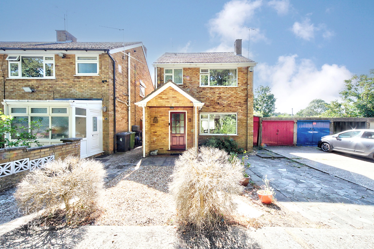 3 bed detached house for sale in Roman Road, Bedfordshire, LU3 