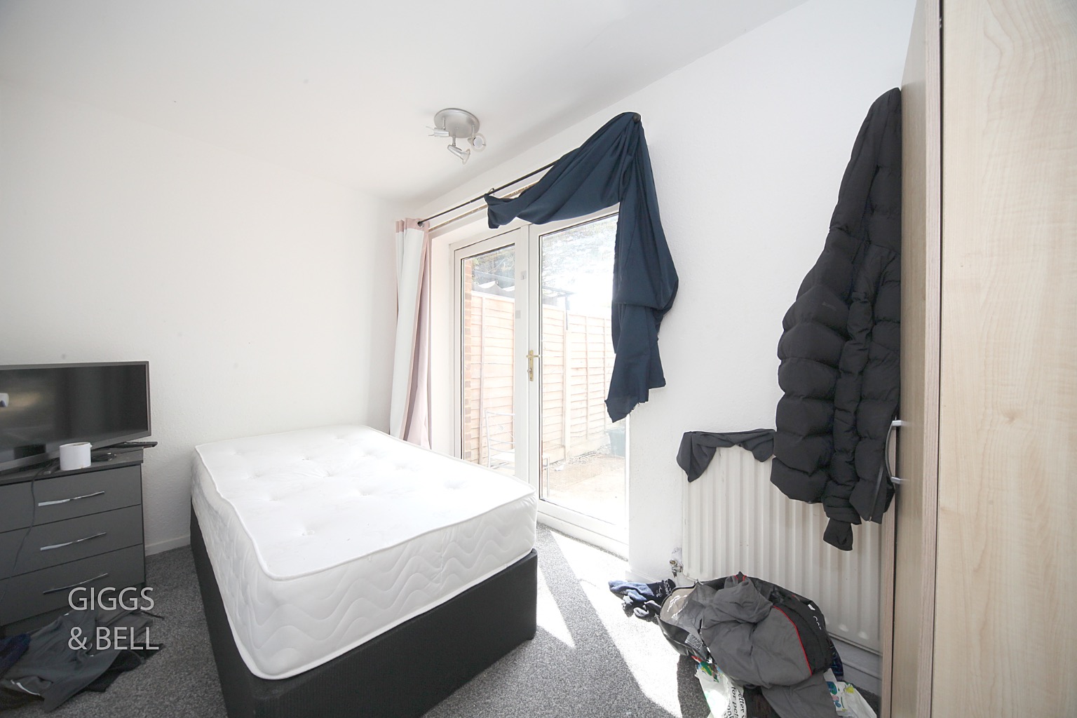 4 bed end of terrace house for sale in Tenby Drive, Luton 9