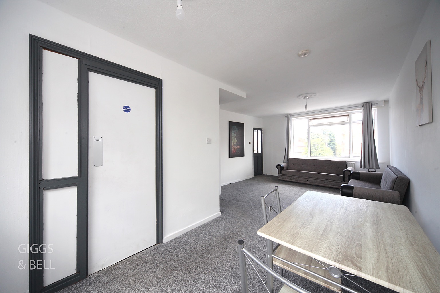 4 bed end of terrace house for sale in Tenby Drive, Luton 3