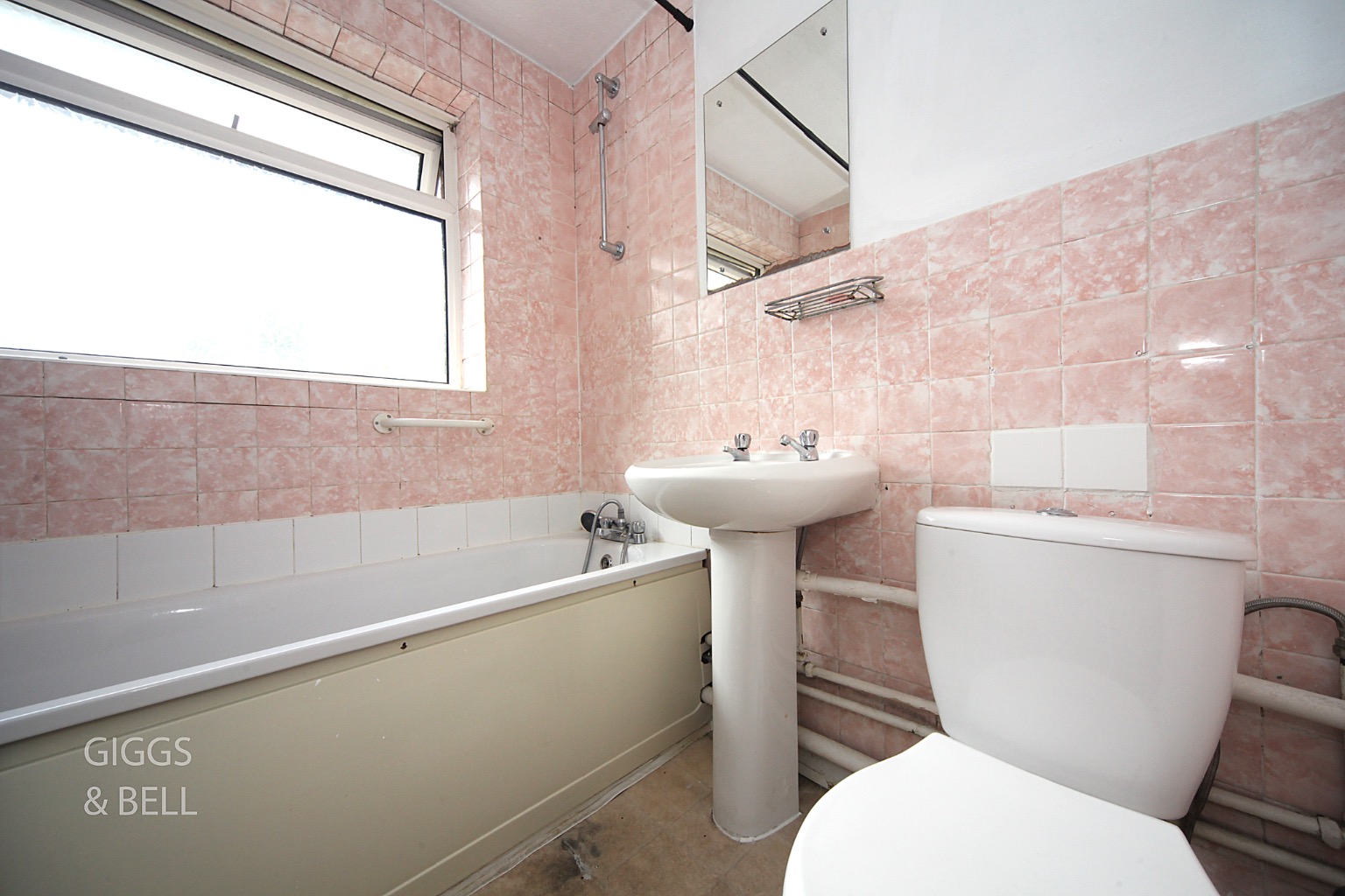 4 bed end of terrace house for sale in Tenby Drive, Luton 13