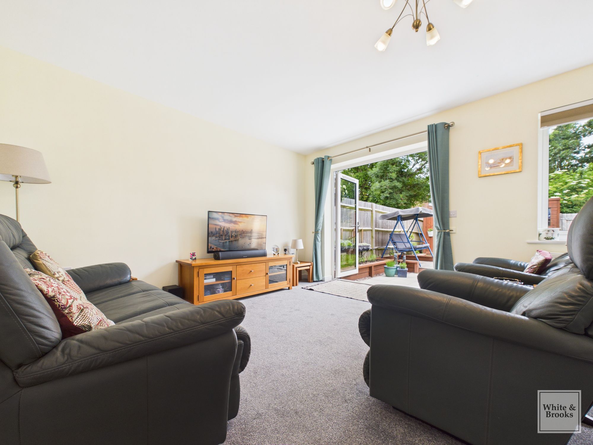3 bed terraced house for sale in Cyril Way, Chichester, PO19  - Property Image 3