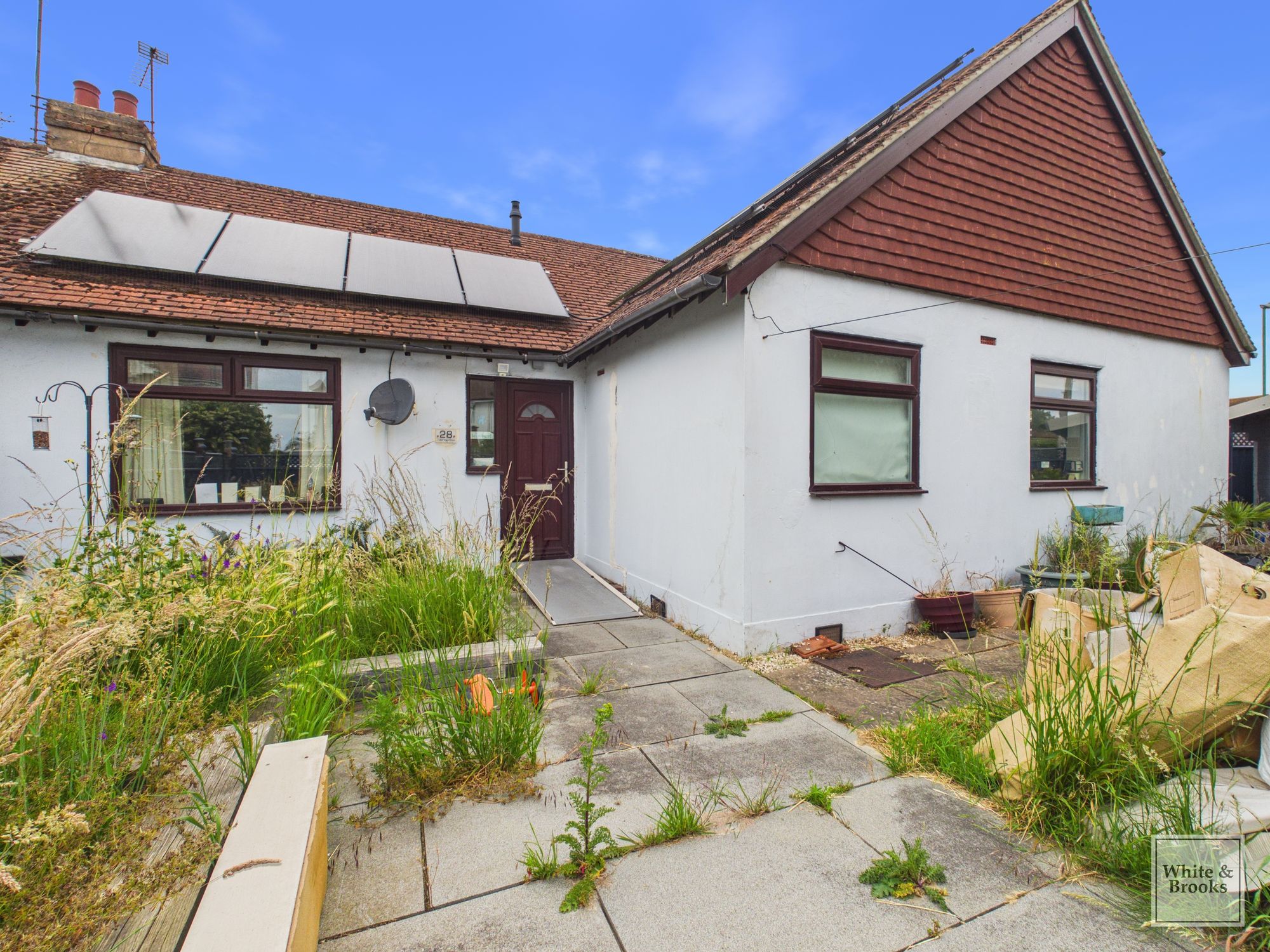 4 bed chalet for sale in West View Drive, Yapton, BN18 - Property Image 1