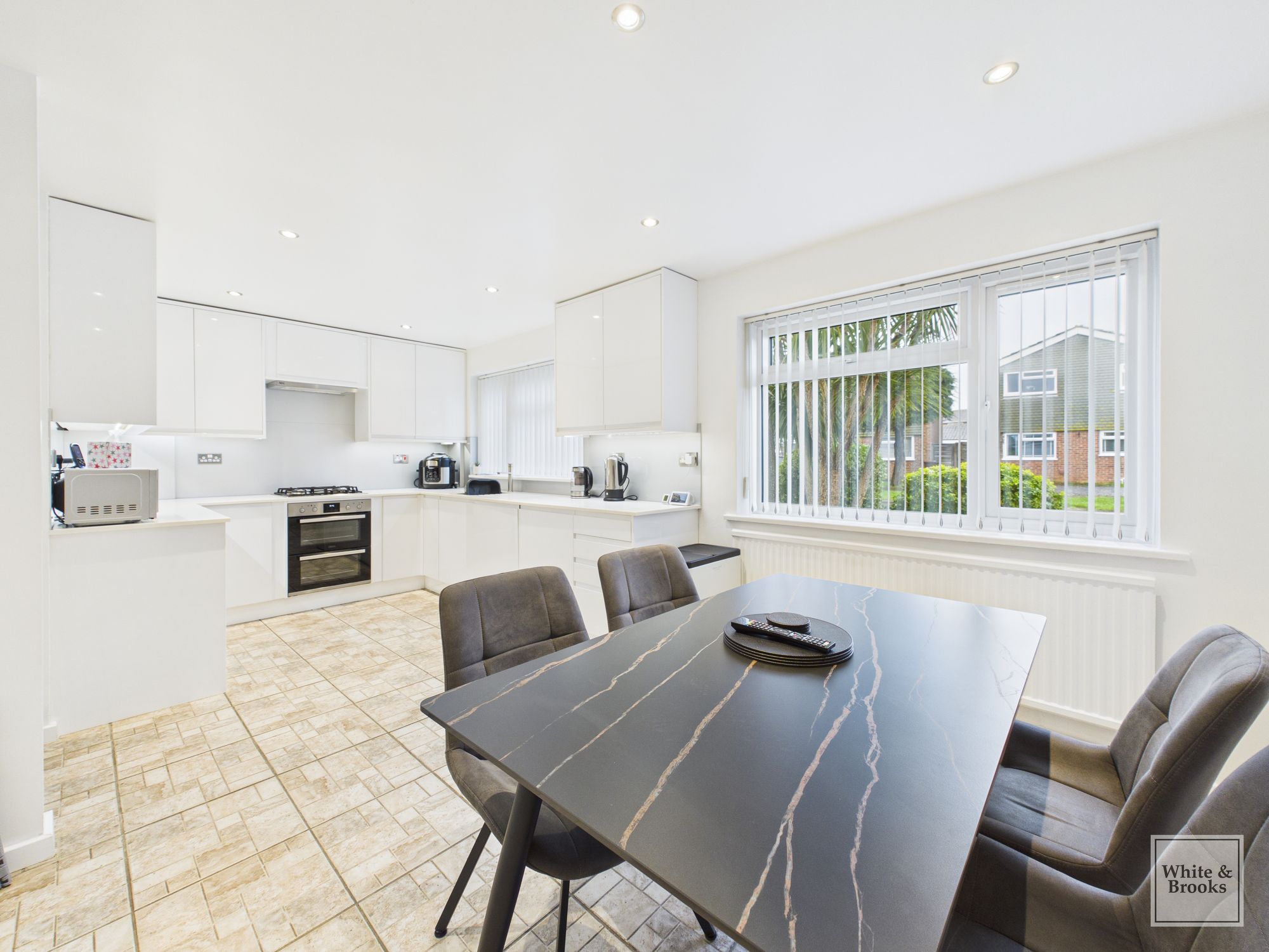 4 bed detached house for sale in Flansham Park, Bognor Regis, PO22  - Property Image 10