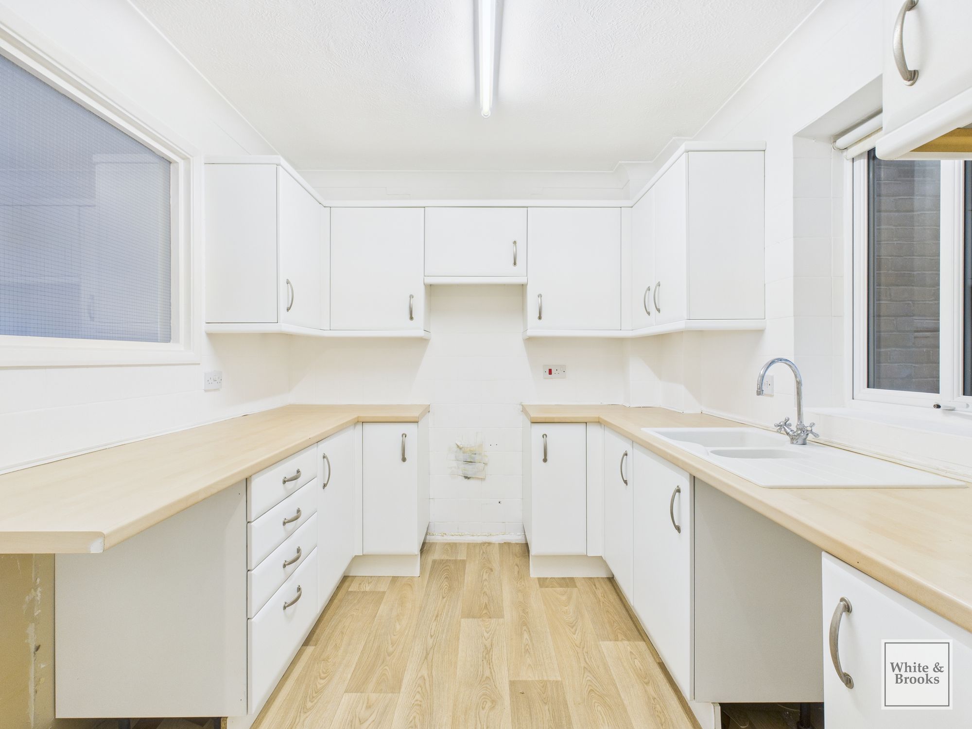2 bed flat for sale in Belmont Street, Mountbatten Court Belmont Street, PO21  - Property Image 3