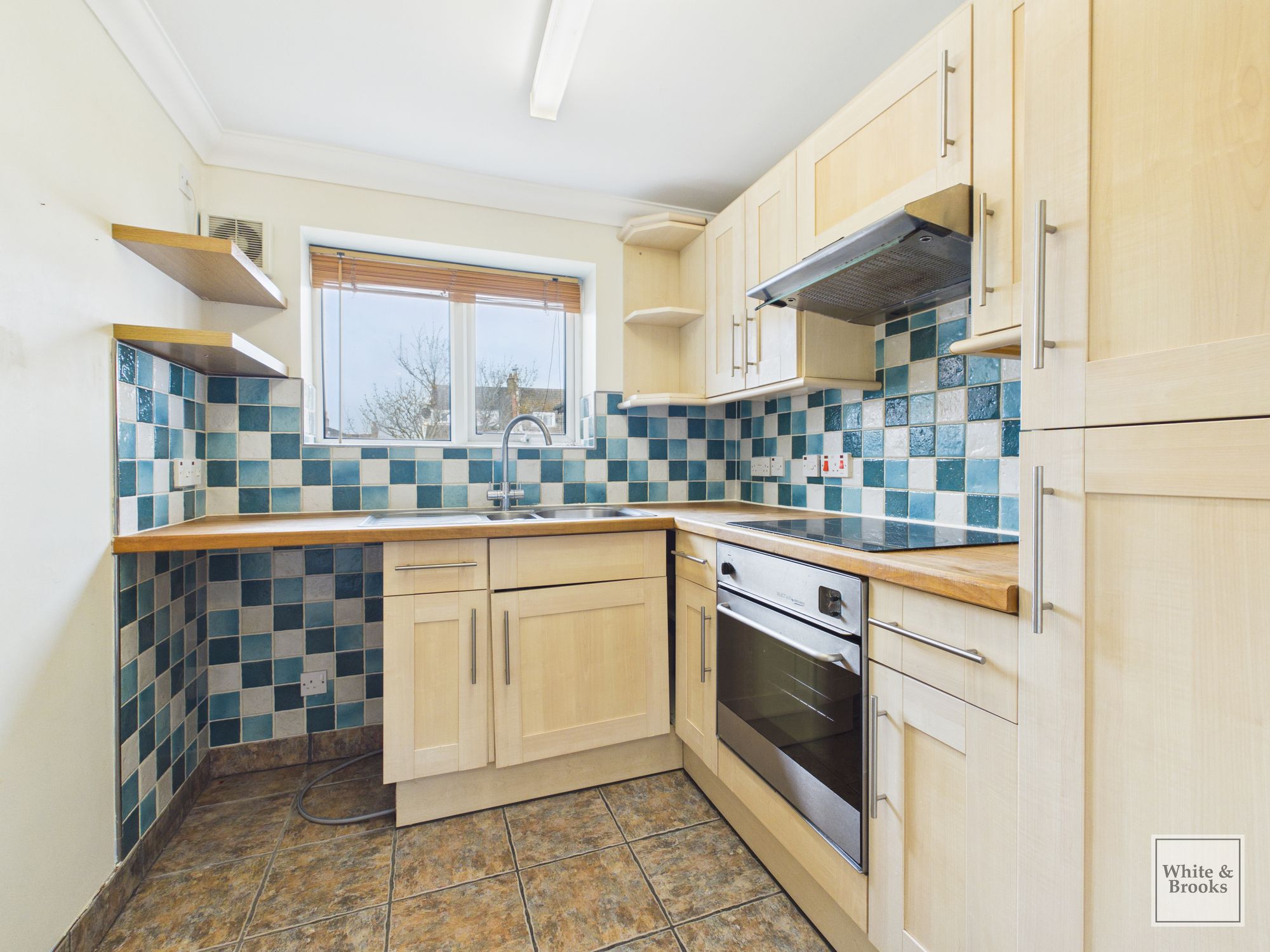 2 bed flat for sale in Stocker Road, Bognor Regis, PO21  - Property Image 8