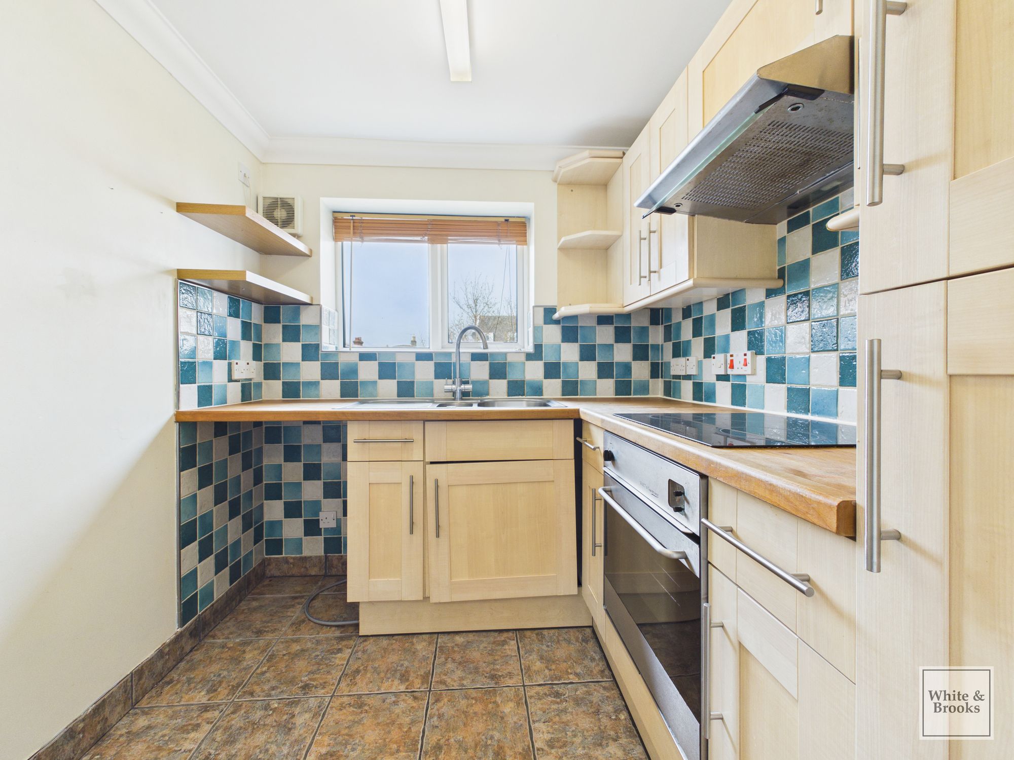 2 bed flat for sale in Stocker Road, Bognor Regis, PO21  - Property Image 3
